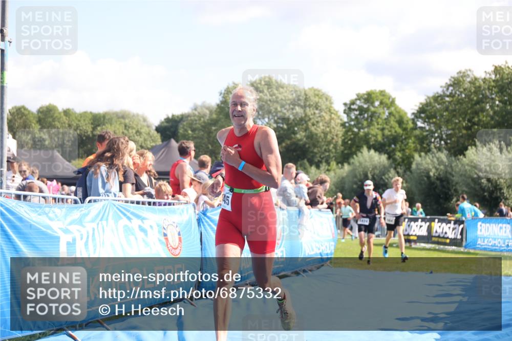 25.08.2024 - Elbe Triathlon Hamburg H.Heesch http://msf.ph/oto/6875332 25.08.2024 11:40:24 Ziel 564, 794, 1424, 1445 meine-sportfotos.de