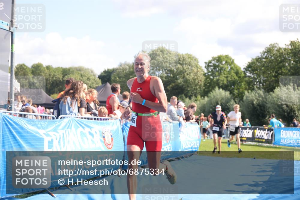 25.08.2024 - Elbe Triathlon Hamburg H.Heesch http://msf.ph/oto/6875334 25.08.2024 11:40:24 Ziel 564, 794, 1424, 1445 meine-sportfotos.de