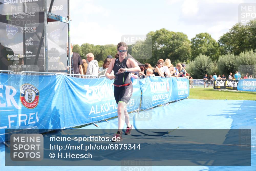25.08.2024 - Elbe Triathlon Hamburg H.Heesch http://msf.ph/oto/6875344 25.08.2024 12:03:10 Ziel 757, 1548, 1631 meine-sportfotos.de