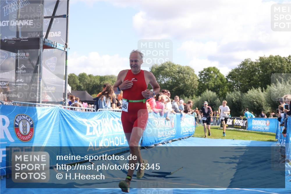 25.08.2024 - Elbe Triathlon Hamburg H.Heesch http://msf.ph/oto/6875345 25.08.2024 11:40:24 Ziel 564, 794, 1424, 1445 meine-sportfotos.de