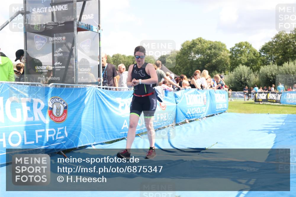 25.08.2024 - Elbe Triathlon Hamburg H.Heesch http://msf.ph/oto/6875347 25.08.2024 12:03:10 Ziel 757, 1548, 1631 meine-sportfotos.de