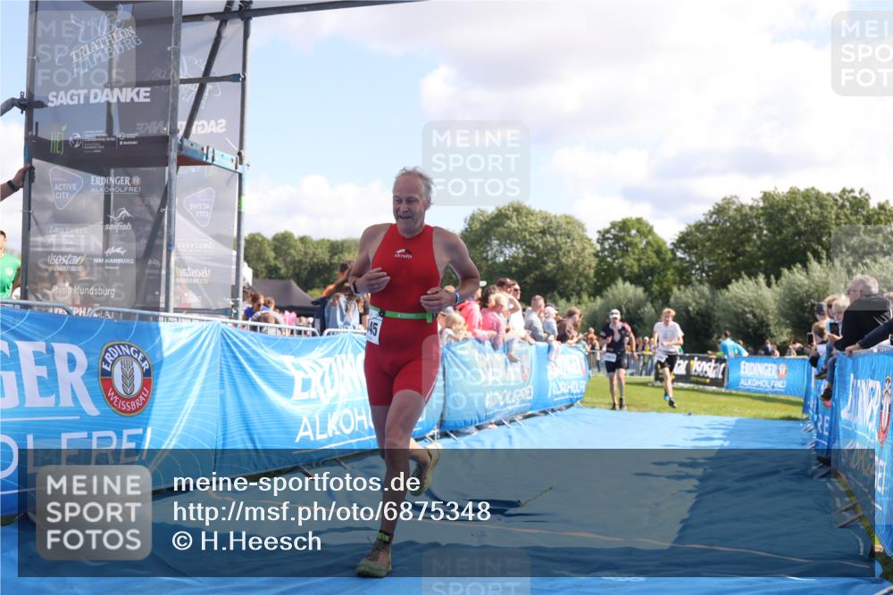 25.08.2024 - Elbe Triathlon Hamburg H.Heesch http://msf.ph/oto/6875348 25.08.2024 11:40:24 Ziel 564, 794, 1424, 1445 meine-sportfotos.de