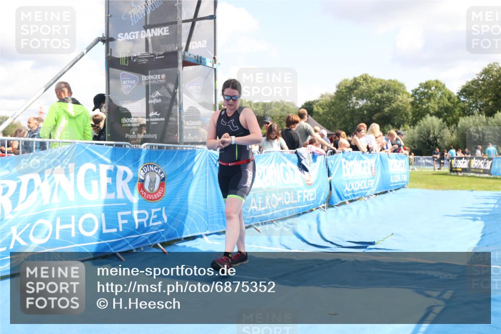 25.08.2024 - Elbe Triathlon Hamburg H.Heesch http://msf.ph/oto/6875352 25.08.2024 12:03:11 Ziel 757, 1548, 1631 meine-sportfotos.de