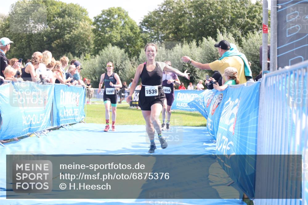 25.08.2024 - Elbe Triathlon Hamburg H.Heesch http://msf.ph/oto/6875376 25.08.2024 12:03:25 Ziel 1404, 1539, 1553, 1574, 1654, 1699 meine-sportfotos.de