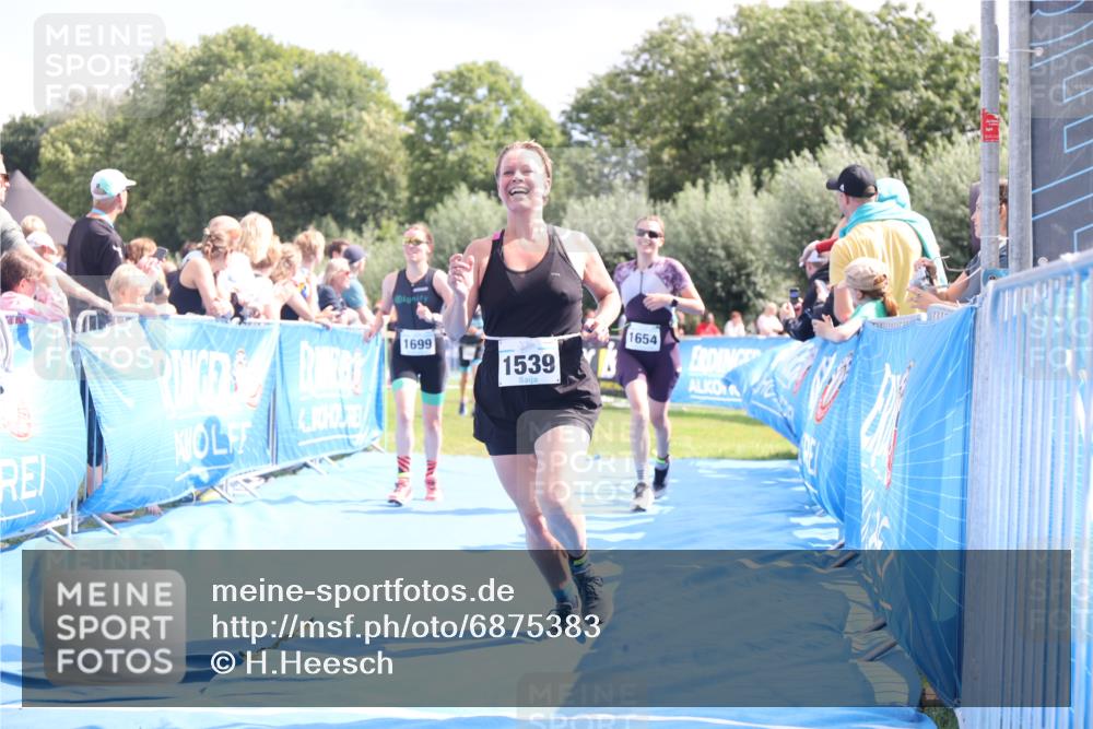 25.08.2024 - Elbe Triathlon Hamburg H.Heesch http://msf.ph/oto/6875383 25.08.2024 12:03:26 Ziel 1404, 1442, 1539, 1553, 1574, 1654, 1699 meine-sportfotos.de