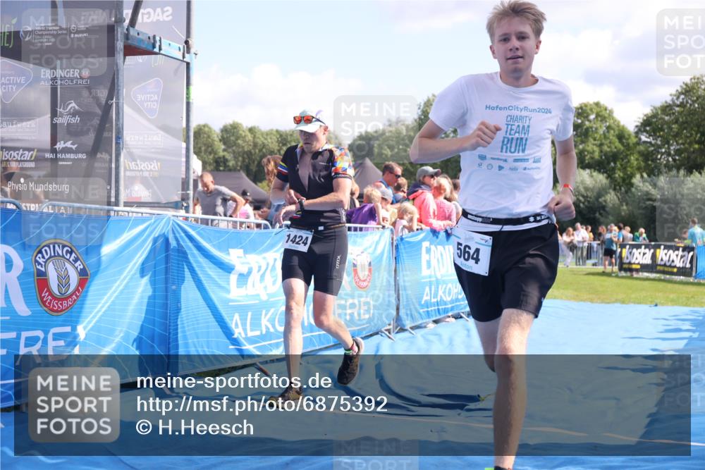 25.08.2024 - Elbe Triathlon Hamburg H.Heesch http://msf.ph/oto/6875392 25.08.2024 11:40:28 Ziel 564, 1424, 1445 meine-sportfotos.de