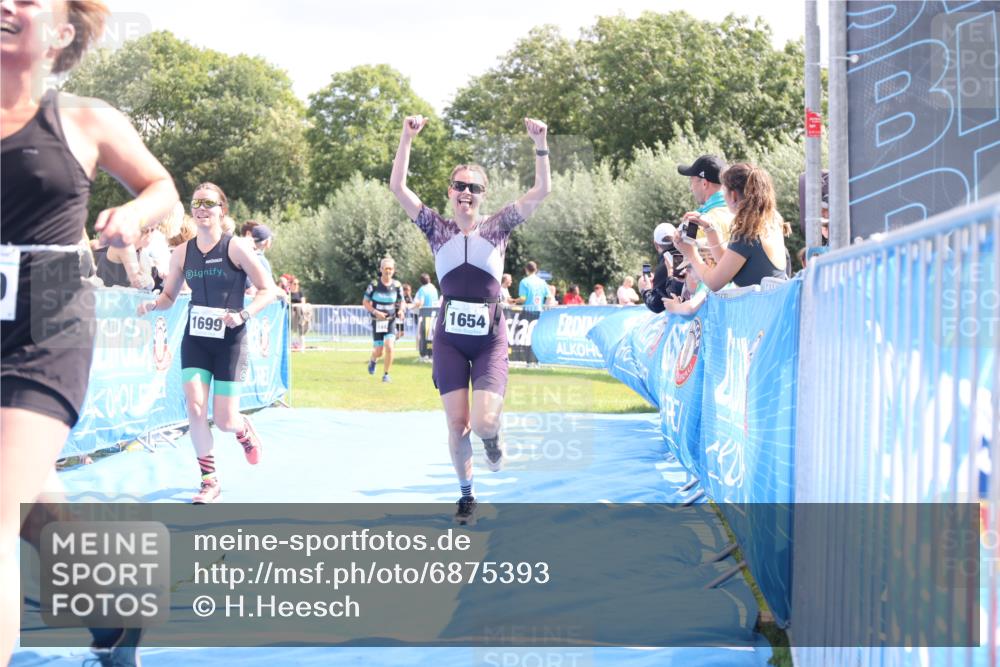 25.08.2024 - Elbe Triathlon Hamburg H.Heesch http://msf.ph/oto/6875393 25.08.2024 12:03:27 Ziel 1404, 1442, 1539, 1553, 1574, 1654, 1699 meine-sportfotos.de