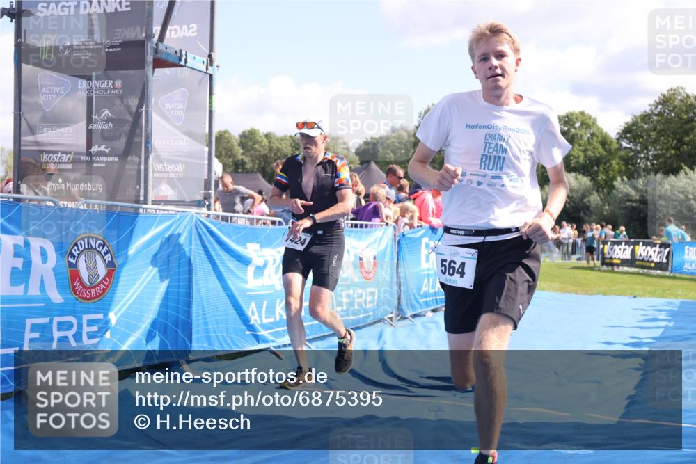 25.08.2024 - Elbe Triathlon Hamburg H.Heesch http://msf.ph/oto/6875395 25.08.2024 11:40:28 Ziel 564, 1424, 1445 meine-sportfotos.de