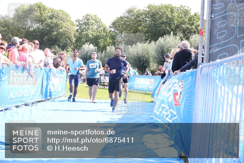 25.08.2024 - Elbe Triathlon Hamburg H.Heesch http://msf.ph/oto/6875411 25.08.2024 11:40:41 Ziel 267, 626, 677, 775 meine-sportfotos.de