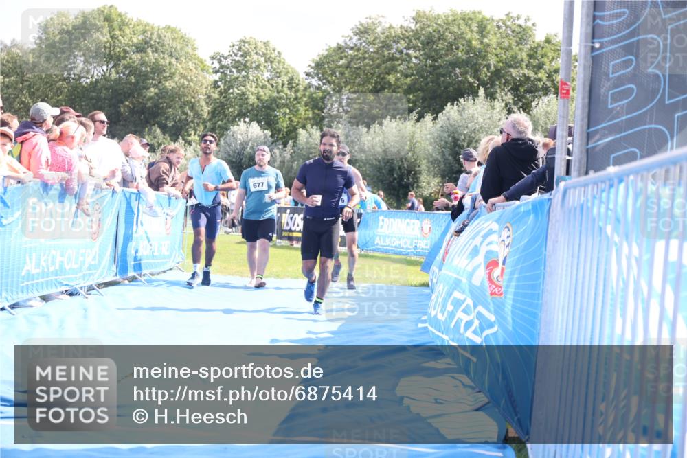 25.08.2024 - Elbe Triathlon Hamburg H.Heesch http://msf.ph/oto/6875414 25.08.2024 11:40:41 Ziel 267, 626, 677, 775 meine-sportfotos.de