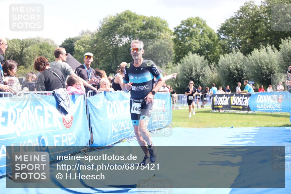 25.08.2024 - Elbe Triathlon Hamburg H.Heesch http://msf.ph/oto/6875421 25.08.2024 12:03:33 Ziel 1442, 1539, 1646, 1654, 1699 meine-sportfotos.de