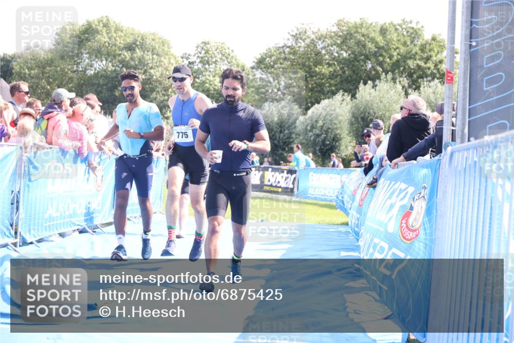 25.08.2024 - Elbe Triathlon Hamburg H.Heesch http://msf.ph/oto/6875425 25.08.2024 11:40:42 Ziel 267, 626, 677, 775 meine-sportfotos.de