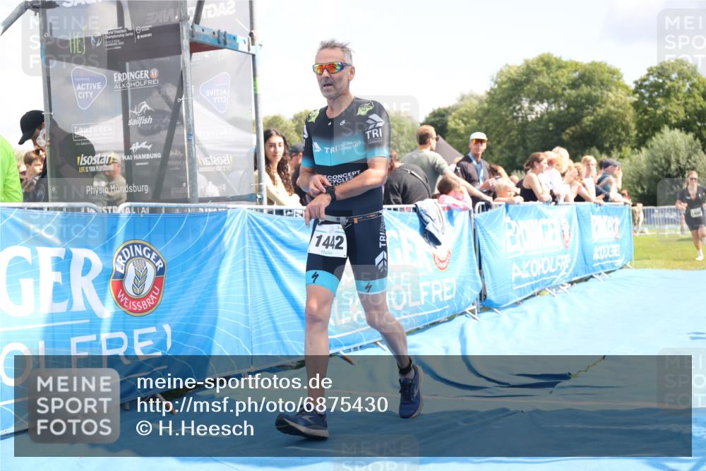 25.08.2024 - Elbe Triathlon Hamburg H.Heesch http://msf.ph/oto/6875430 25.08.2024 12:03:34 Ziel 1442, 1539, 1646, 1654, 1699 meine-sportfotos.de