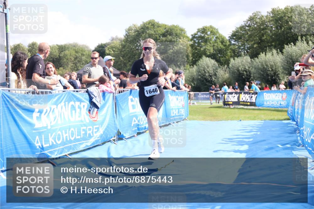25.08.2024 - Elbe Triathlon Hamburg H.Heesch http://msf.ph/oto/6875443 25.08.2024 12:03:37 Ziel 1442, 1646 meine-sportfotos.de