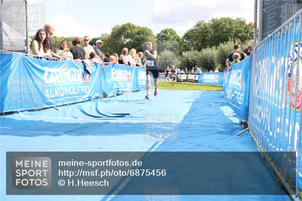 25.08.2024 - Elbe Triathlon Hamburg H.Heesch http://msf.ph/oto/6875456 25.08.2024 12:03:48 Ziel 480, 603, 1550 meine-sportfotos.de