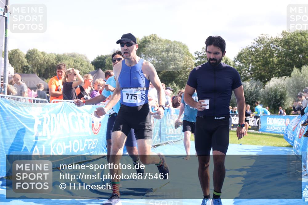 25.08.2024 - Elbe Triathlon Hamburg H.Heesch http://msf.ph/oto/6875461 25.08.2024 11:40:43 Ziel 267, 626, 677, 775 meine-sportfotos.de