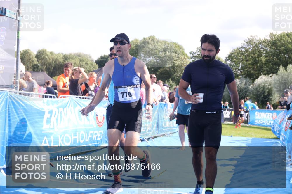 25.08.2024 - Elbe Triathlon Hamburg H.Heesch http://msf.ph/oto/6875466 25.08.2024 11:40:43 Ziel 267, 626, 677, 775 meine-sportfotos.de
