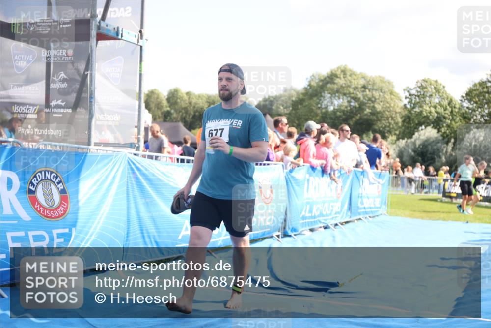 25.08.2024 - Elbe Triathlon Hamburg H.Heesch http://msf.ph/oto/6875475 25.08.2024 11:40:47 Ziel 267, 626, 677, 775 meine-sportfotos.de