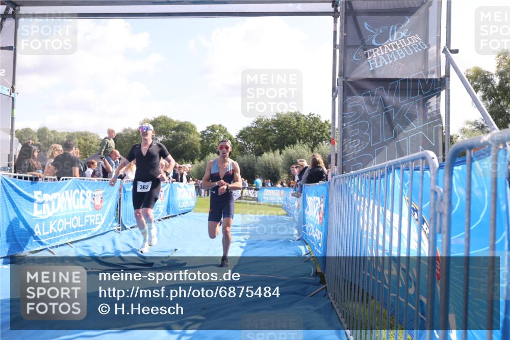 25.08.2024 - Elbe Triathlon Hamburg H.Heesch http://msf.ph/oto/6875484 25.08.2024 11:15:06 Ziel 214, 362 meine-sportfotos.de