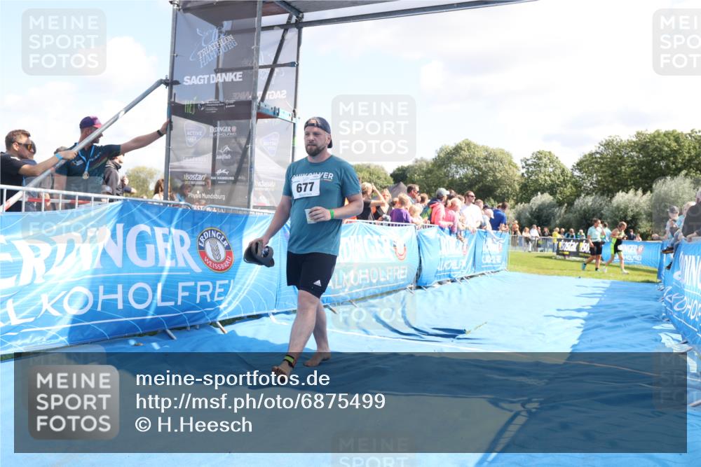 25.08.2024 - Elbe Triathlon Hamburg H.Heesch http://msf.ph/oto/6875499 25.08.2024 11:40:48 Ziel 267, 626, 677, 775 meine-sportfotos.de