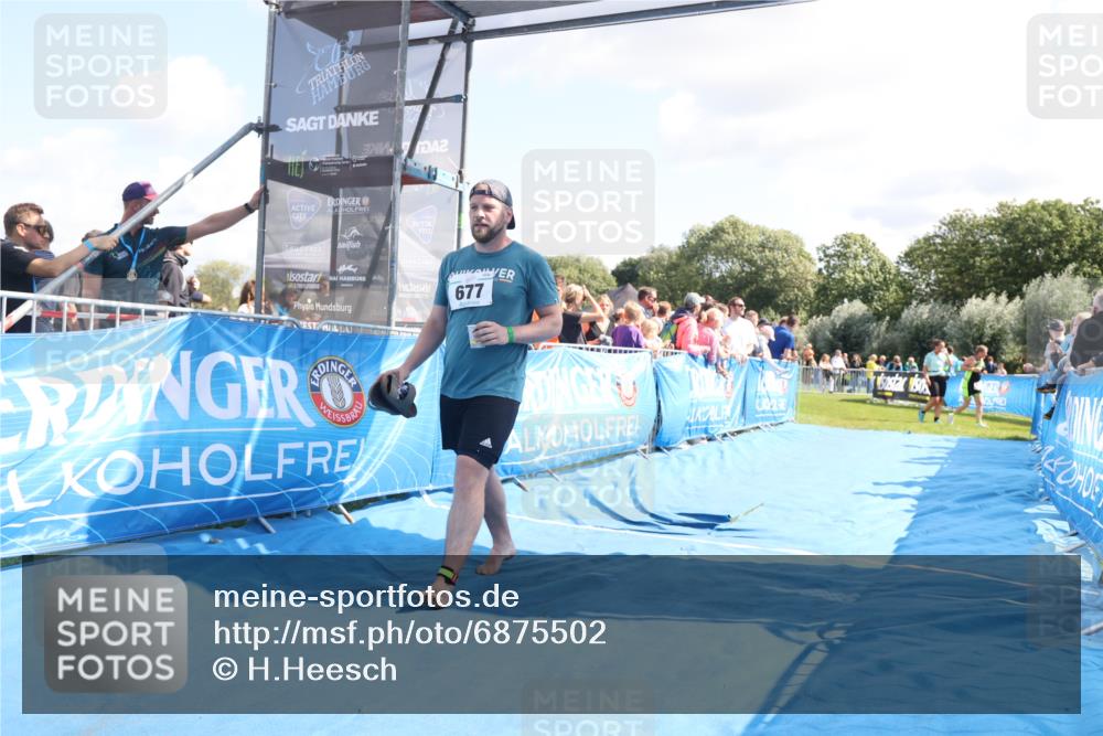 25.08.2024 - Elbe Triathlon Hamburg H.Heesch http://msf.ph/oto/6875502 25.08.2024 11:40:48 Ziel 267, 626, 677, 775 meine-sportfotos.de