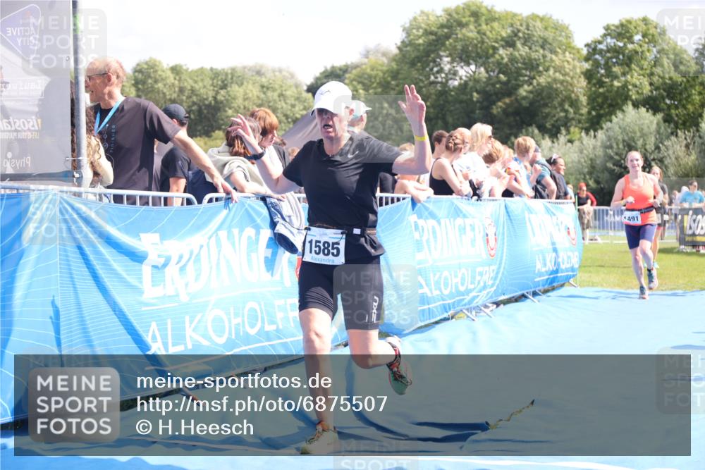 25.08.2024 - Elbe Triathlon Hamburg H.Heesch http://msf.ph/oto/6875507 25.08.2024 12:04:06 Ziel 1491, 1493, 1533, 1585, 1590, 1685 meine-sportfotos.de
