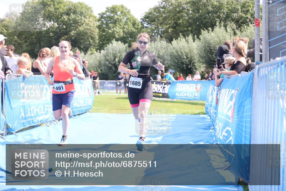 25.08.2024 - Elbe Triathlon Hamburg H.Heesch http://msf.ph/oto/6875511 25.08.2024 12:04:08 Ziel 1491, 1493, 1585, 1590, 1685 meine-sportfotos.de