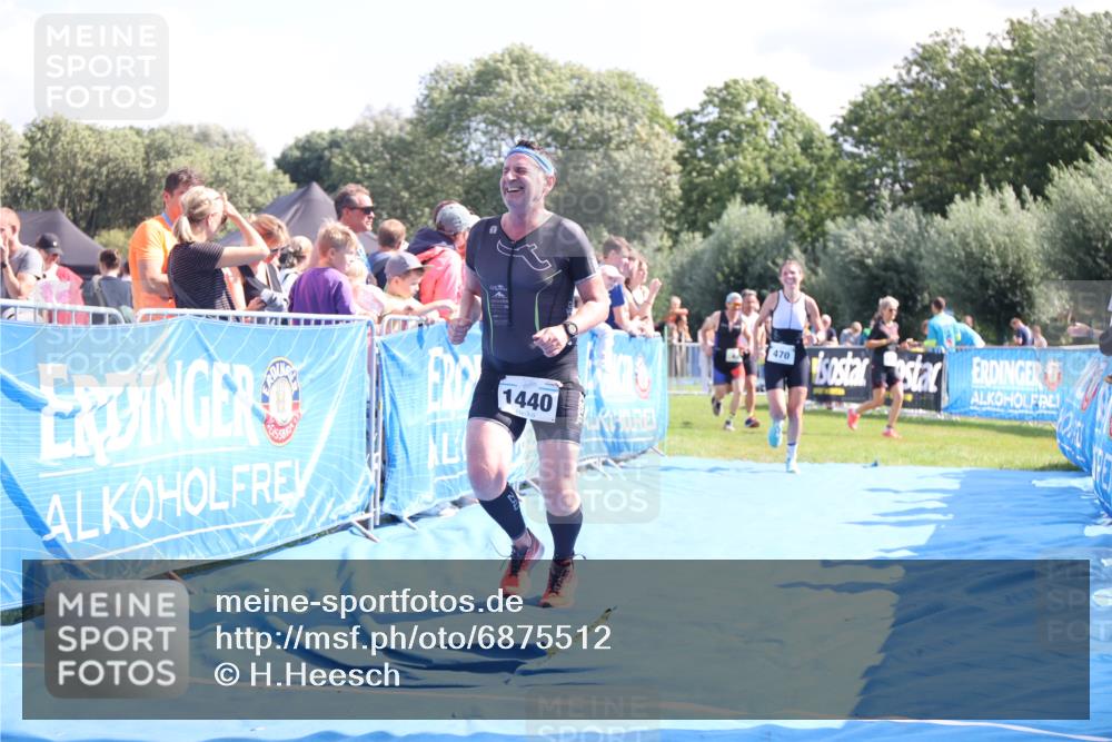25.08.2024 - Elbe Triathlon Hamburg H.Heesch http://msf.ph/oto/6875512 25.08.2024 11:40:58 Ziel 375, 470, 1422, 1440 meine-sportfotos.de