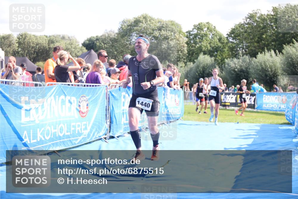 25.08.2024 - Elbe Triathlon Hamburg H.Heesch http://msf.ph/oto/6875515 25.08.2024 11:40:58 Ziel 375, 470, 1422, 1440 meine-sportfotos.de