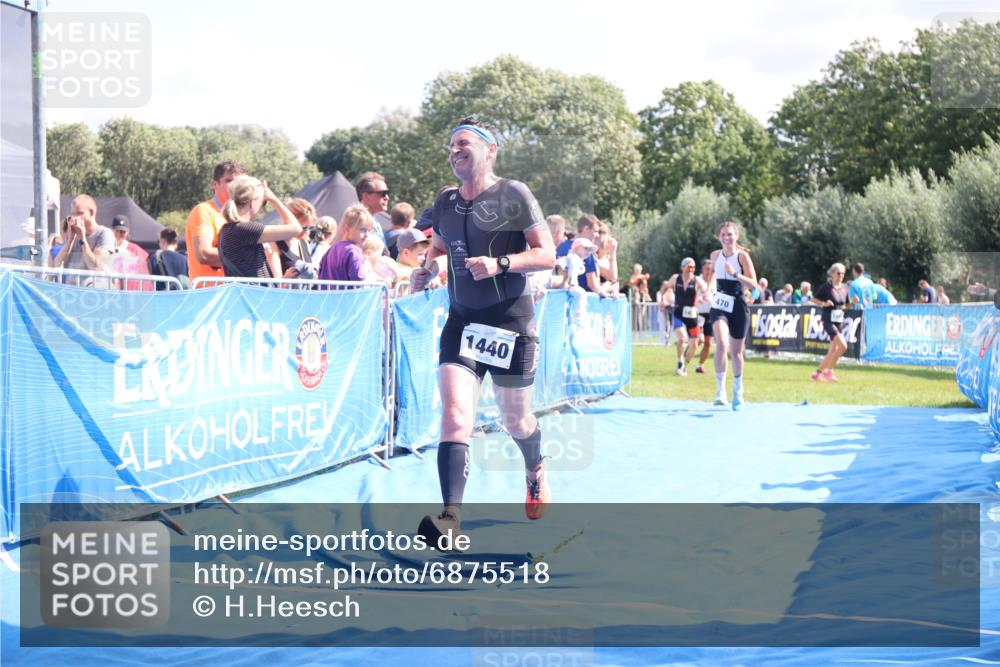 25.08.2024 - Elbe Triathlon Hamburg H.Heesch http://msf.ph/oto/6875518 25.08.2024 11:40:58 Ziel 375, 470, 1422, 1440 meine-sportfotos.de
