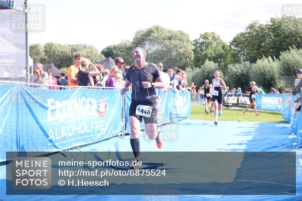 25.08.2024 - Elbe Triathlon Hamburg H.Heesch http://msf.ph/oto/6875524 25.08.2024 11:40:58 Ziel 375, 470, 1422, 1440 meine-sportfotos.de