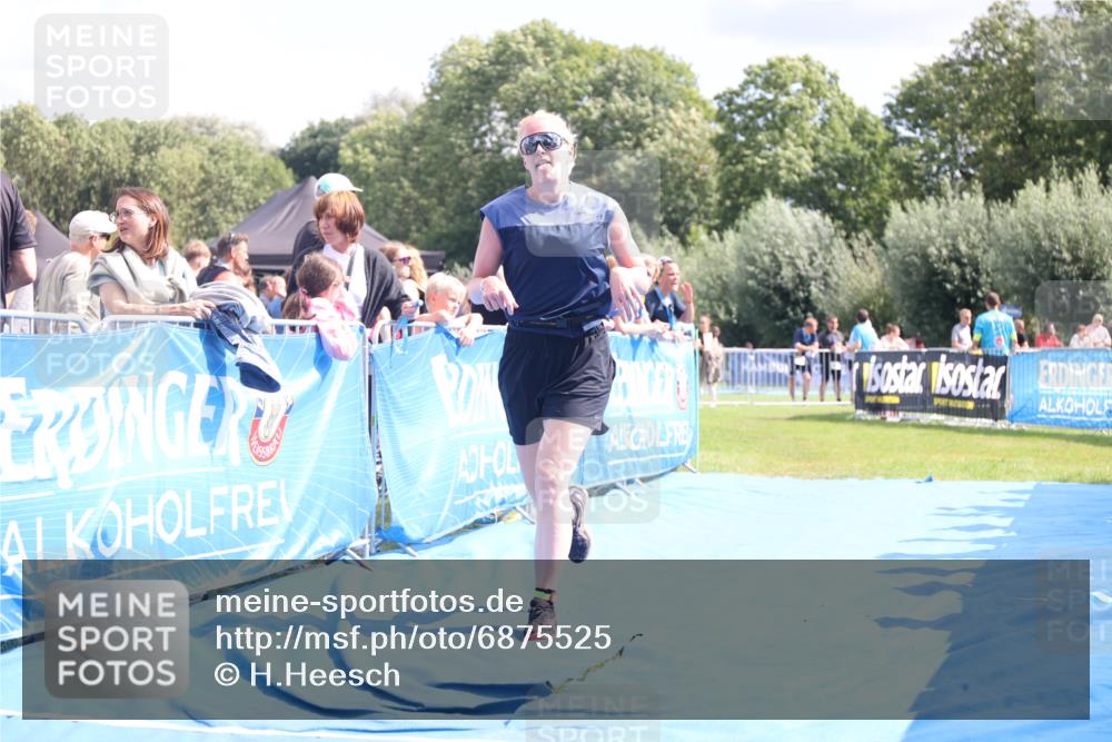 25.08.2024 - Elbe Triathlon Hamburg H.Heesch http://msf.ph/oto/6875525 25.08.2024 12:04:33 Ziel 1486 meine-sportfotos.de
