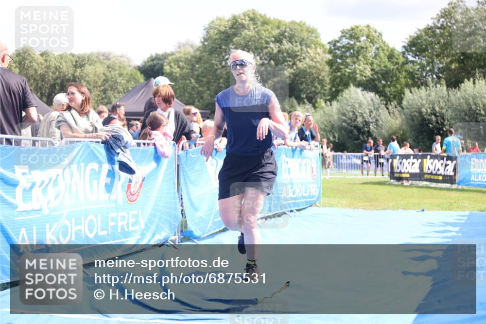 25.08.2024 - Elbe Triathlon Hamburg H.Heesch http://msf.ph/oto/6875531 25.08.2024 12:04:33 Ziel 1486 meine-sportfotos.de
