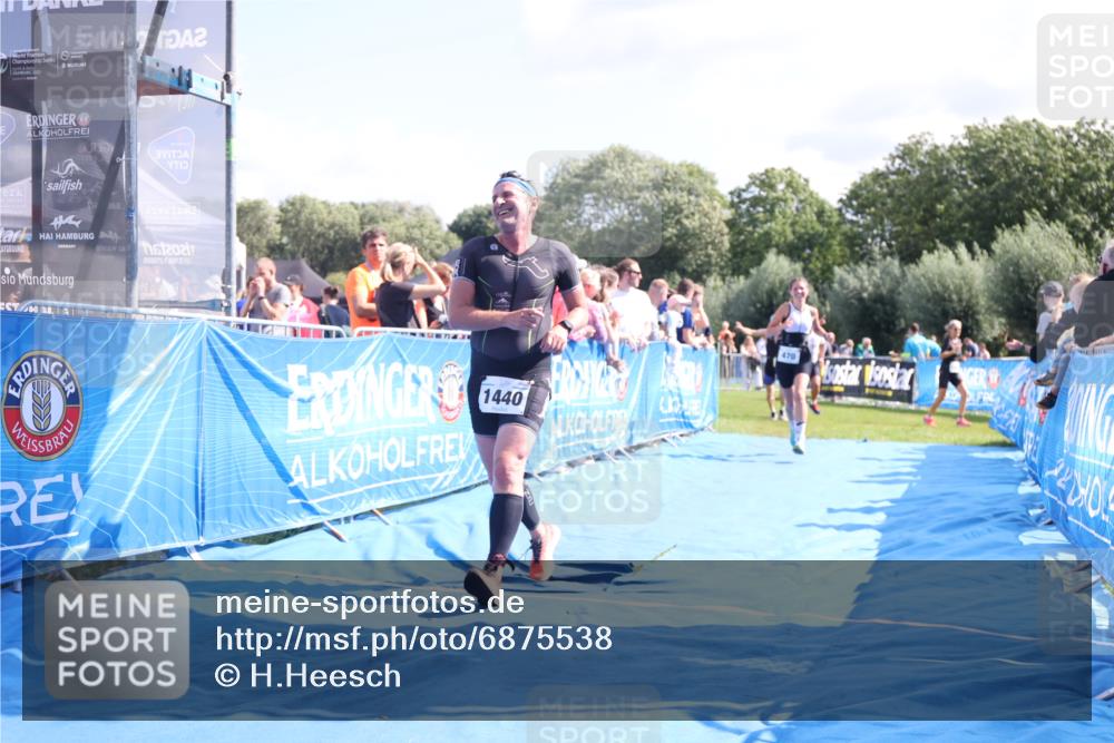 25.08.2024 - Elbe Triathlon Hamburg H.Heesch http://msf.ph/oto/6875538 25.08.2024 11:40:59 Ziel 375, 470, 1422, 1440 meine-sportfotos.de