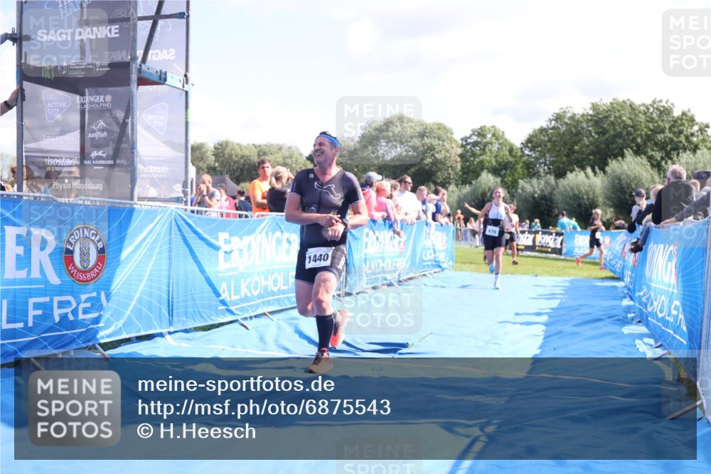 25.08.2024 - Elbe Triathlon Hamburg H.Heesch http://msf.ph/oto/6875543 25.08.2024 11:40:59 Ziel 375, 470, 1422, 1440 meine-sportfotos.de