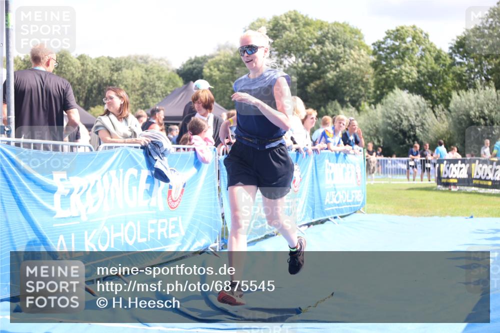 25.08.2024 - Elbe Triathlon Hamburg H.Heesch http://msf.ph/oto/6875545 25.08.2024 12:04:33 Ziel 1486 meine-sportfotos.de