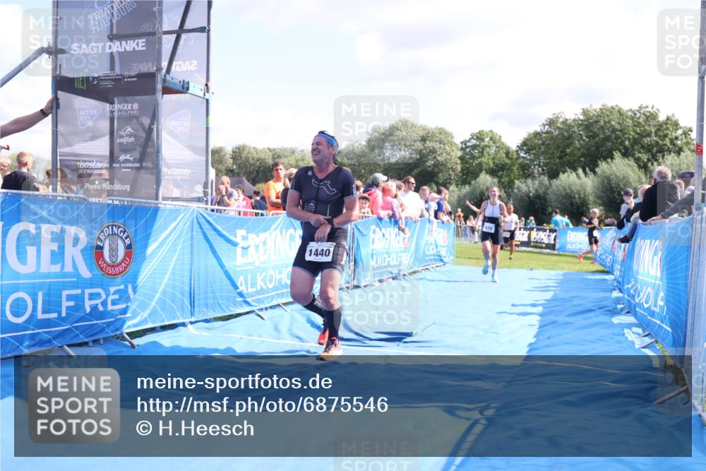 25.08.2024 - Elbe Triathlon Hamburg H.Heesch http://msf.ph/oto/6875546 25.08.2024 11:40:59 Ziel 375, 470, 1422, 1440 meine-sportfotos.de