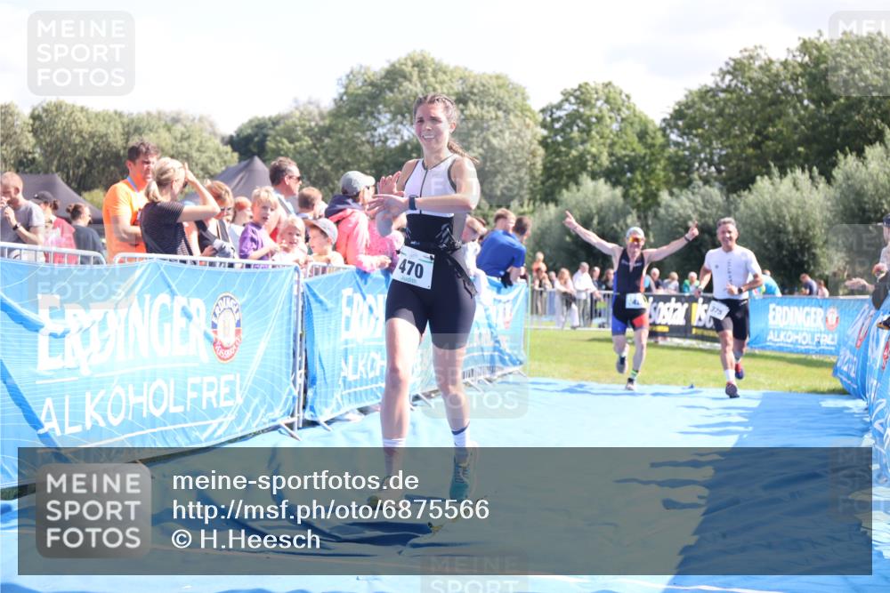 25.08.2024 - Elbe Triathlon Hamburg H.Heesch http://msf.ph/oto/6875566 25.08.2024 11:41:00 Ziel 375, 470, 1422, 1440 meine-sportfotos.de