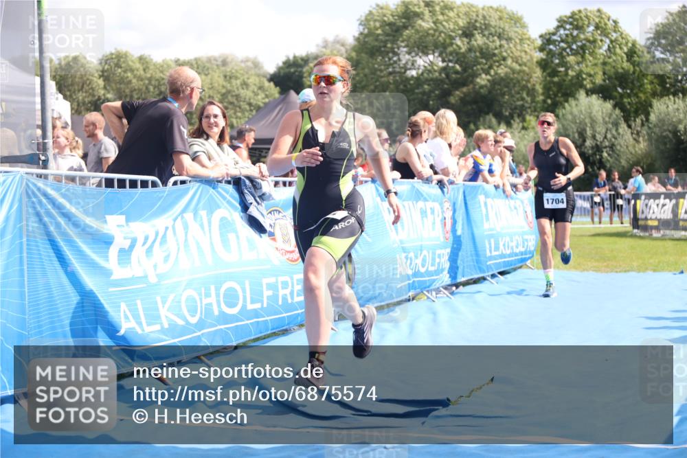 25.08.2024 - Elbe Triathlon Hamburg H.Heesch http://msf.ph/oto/6875574 25.08.2024 12:04:42 Ziel 495, 1704 meine-sportfotos.de