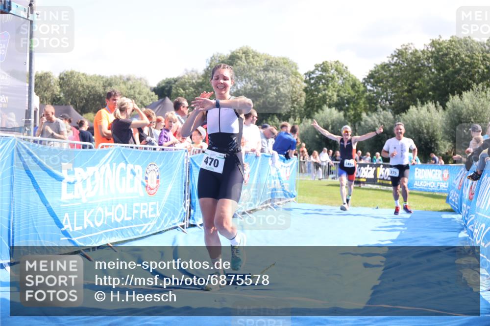25.08.2024 - Elbe Triathlon Hamburg H.Heesch http://msf.ph/oto/6875578 25.08.2024 11:41:01 Ziel 375, 470, 1422, 1440 meine-sportfotos.de