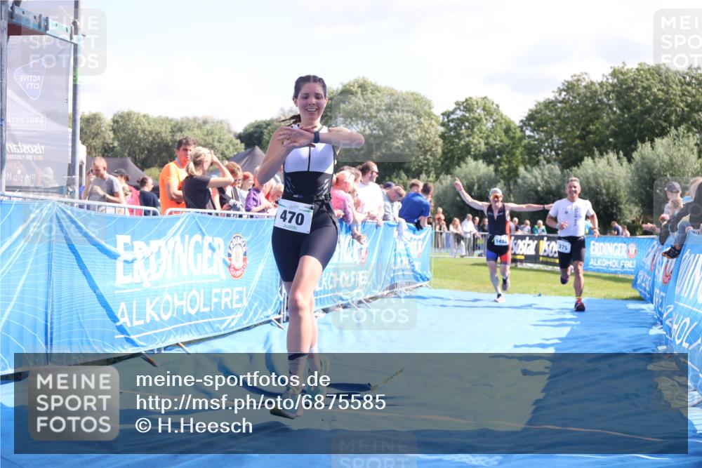 25.08.2024 - Elbe Triathlon Hamburg H.Heesch http://msf.ph/oto/6875585 25.08.2024 11:41:01 Ziel 375, 470, 1422, 1440 meine-sportfotos.de