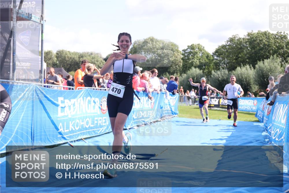 25.08.2024 - Elbe Triathlon Hamburg H.Heesch http://msf.ph/oto/6875591 25.08.2024 11:41:01 Ziel 375, 470, 1422, 1440 meine-sportfotos.de