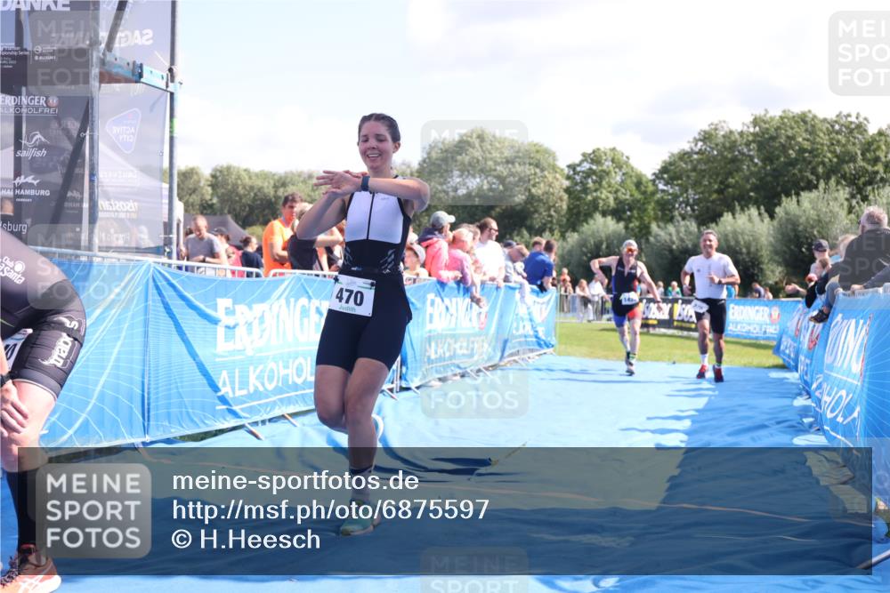 25.08.2024 - Elbe Triathlon Hamburg H.Heesch http://msf.ph/oto/6875597 25.08.2024 11:41:01 Ziel 375, 470, 1422, 1440 meine-sportfotos.de