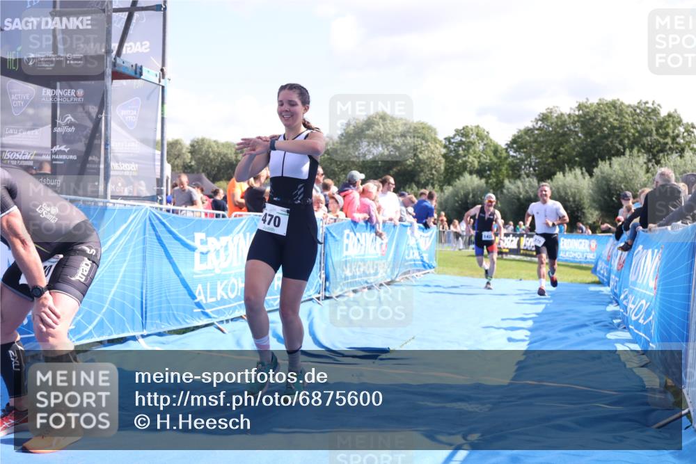 25.08.2024 - Elbe Triathlon Hamburg H.Heesch http://msf.ph/oto/6875600 25.08.2024 11:41:01 Ziel 375, 470, 1422, 1440 meine-sportfotos.de
