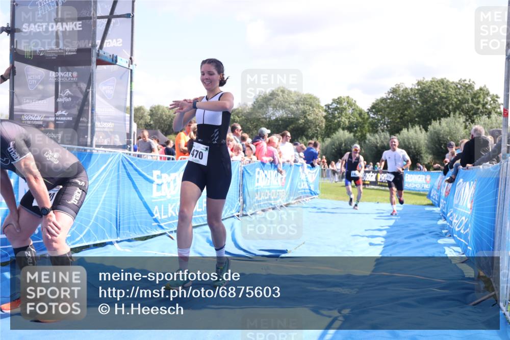 25.08.2024 - Elbe Triathlon Hamburg H.Heesch http://msf.ph/oto/6875603 25.08.2024 11:41:01 Ziel 375, 470, 1422, 1440 meine-sportfotos.de