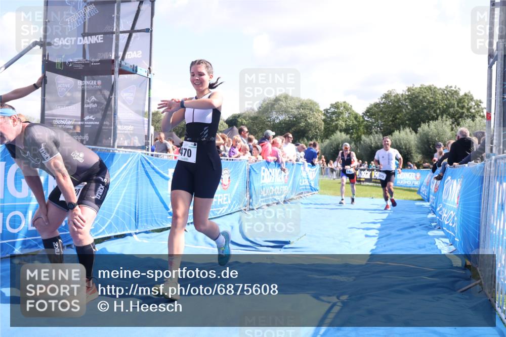 25.08.2024 - Elbe Triathlon Hamburg H.Heesch http://msf.ph/oto/6875608 25.08.2024 11:41:01 Ziel 375, 470, 1422, 1440 meine-sportfotos.de