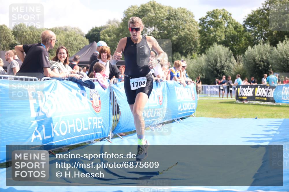25.08.2024 - Elbe Triathlon Hamburg H.Heesch http://msf.ph/oto/6875609 25.08.2024 12:04:44 Ziel 495, 1704 meine-sportfotos.de