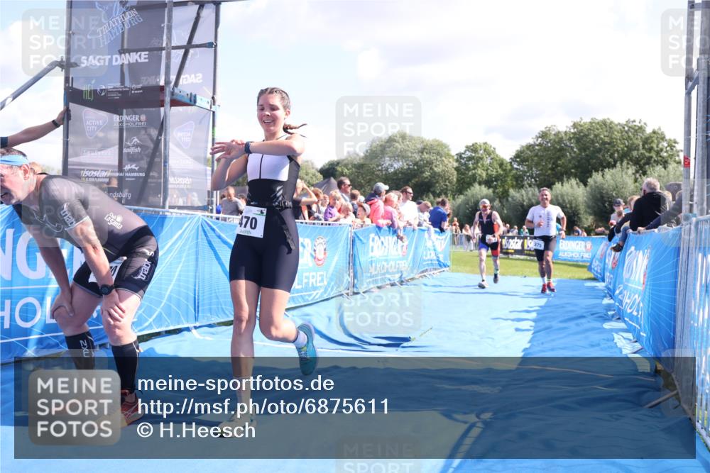 25.08.2024 - Elbe Triathlon Hamburg H.Heesch http://msf.ph/oto/6875611 25.08.2024 11:41:01 Ziel 375, 470, 1422, 1440 meine-sportfotos.de