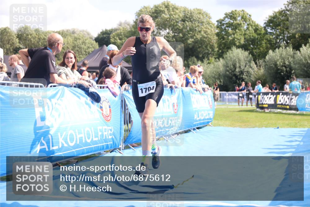 25.08.2024 - Elbe Triathlon Hamburg H.Heesch http://msf.ph/oto/6875612 25.08.2024 12:04:44 Ziel 495, 1704 meine-sportfotos.de