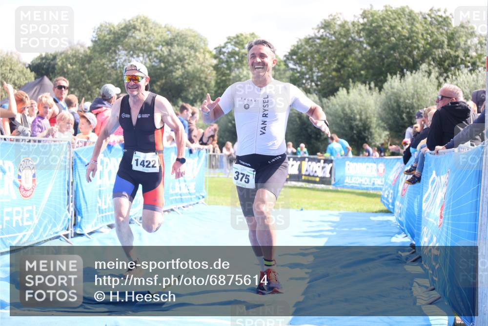 25.08.2024 - Elbe Triathlon Hamburg H.Heesch http://msf.ph/oto/6875614 25.08.2024 11:41:02 Ziel 375, 470, 1422, 1440 meine-sportfotos.de